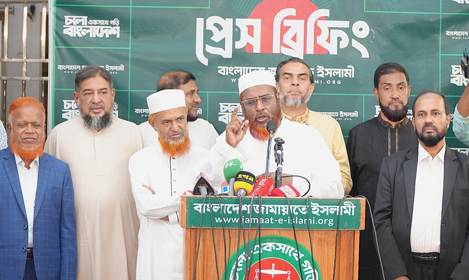 সার ডিলার নিয়োগে অনিয়ম ও দুর্নীতির অভিযোগ তদন্তের দাবি জানিয়ে সংবাদ সম্মেলন অনুষ্ঠিত