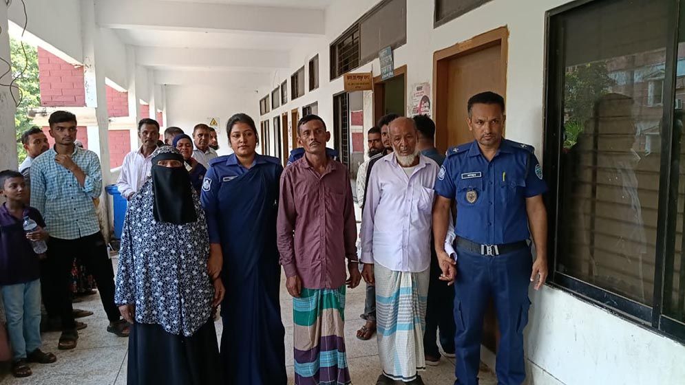 গৃহবধূ হ*ত্যা*য় শ্বশুর-শাশুড়ি-দেবরের যাবজ্জীবন, স্বামী খালাস